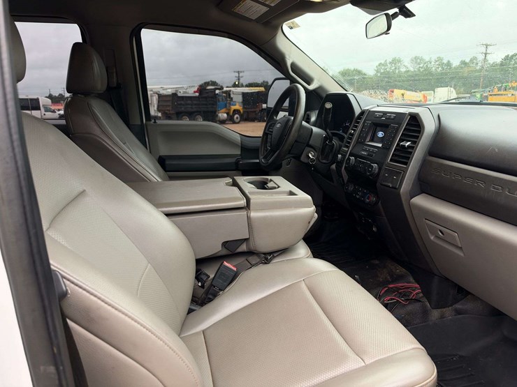 ford-f250-xl-image-18