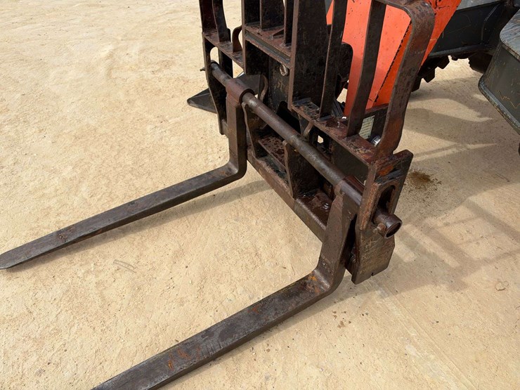 2009-jlg-g10-55a-image-10