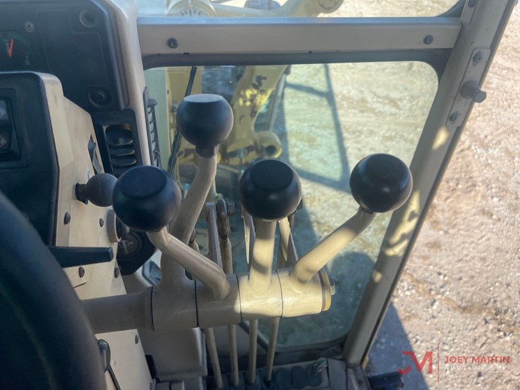 2007-caterpillar-140h-image-22