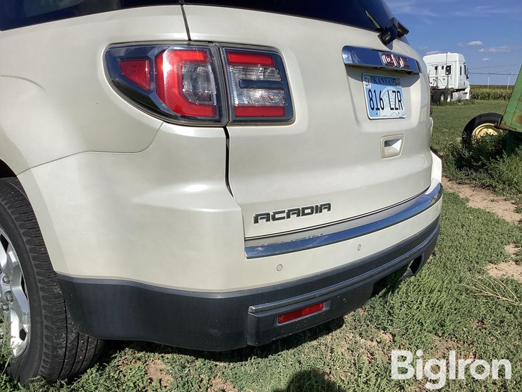2013-gmc-acadia-image-19