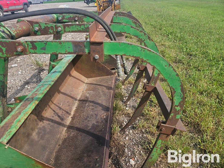 john-deere-158-image-12