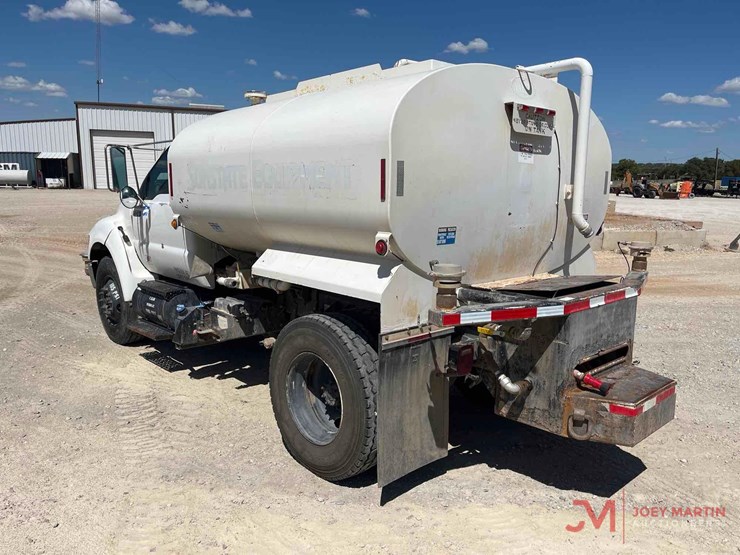 2015-ford-f750-image-3