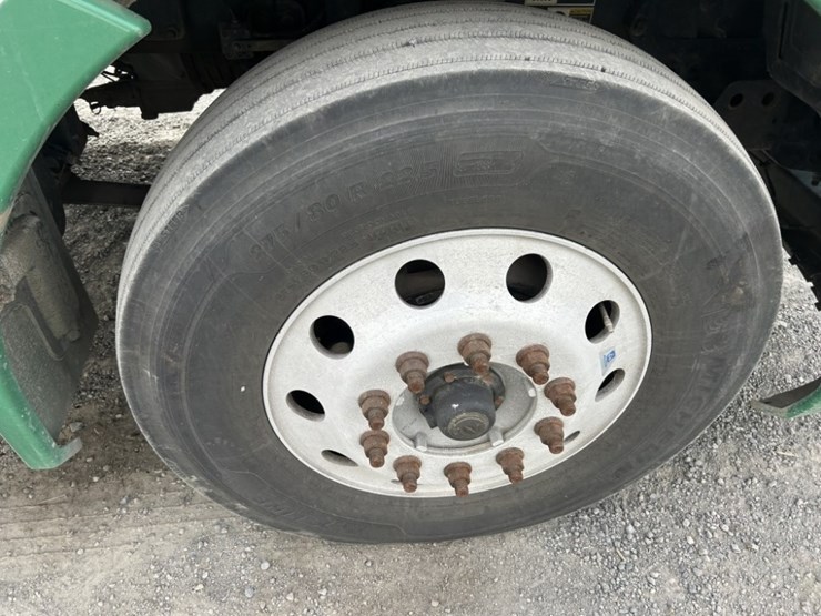 2020-kenworth-t680-image-16