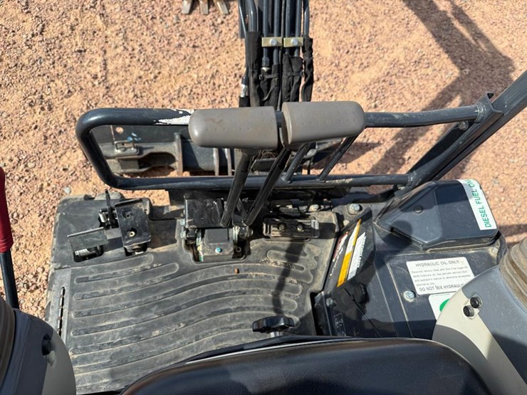 deere-17g-image-39