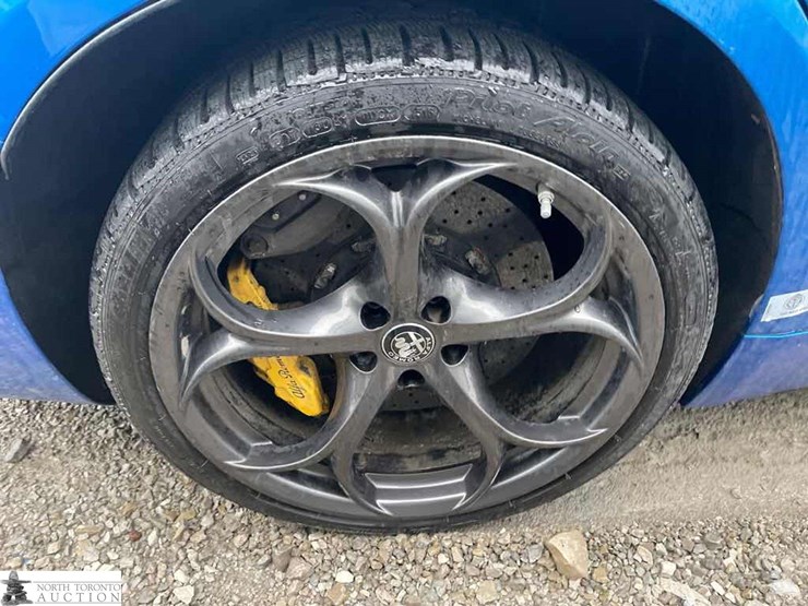 non-operable-2018-alfa-r-giulia-quadrifogli-image-16