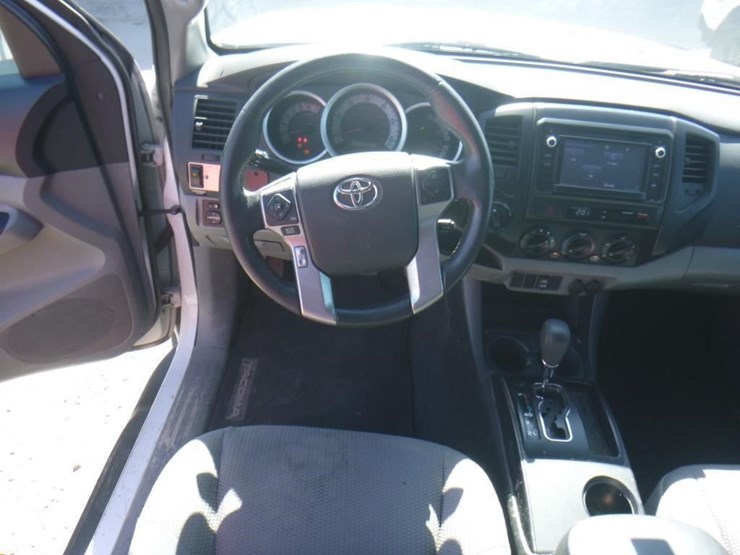 2017-toyota-tacoma-image-7