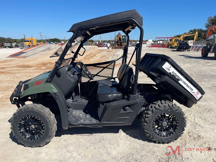 2024-john-deere-gator-image-9