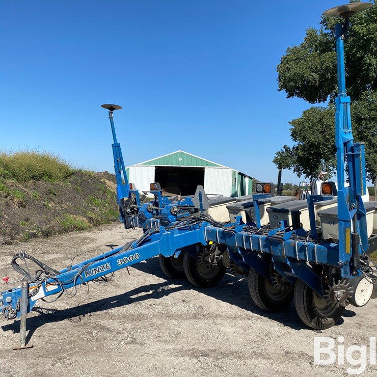 KINZE 3000