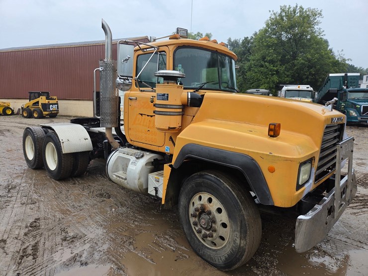 1994-mack-rd688s-image-20
