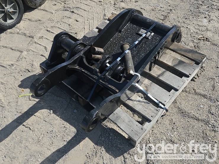 deere-135g-image-3