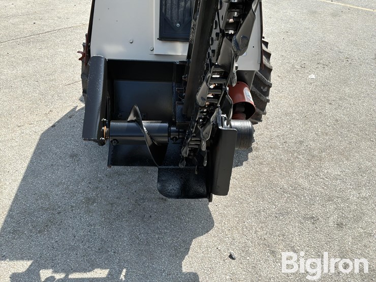 2004-ditch-witch-410sx-image-14