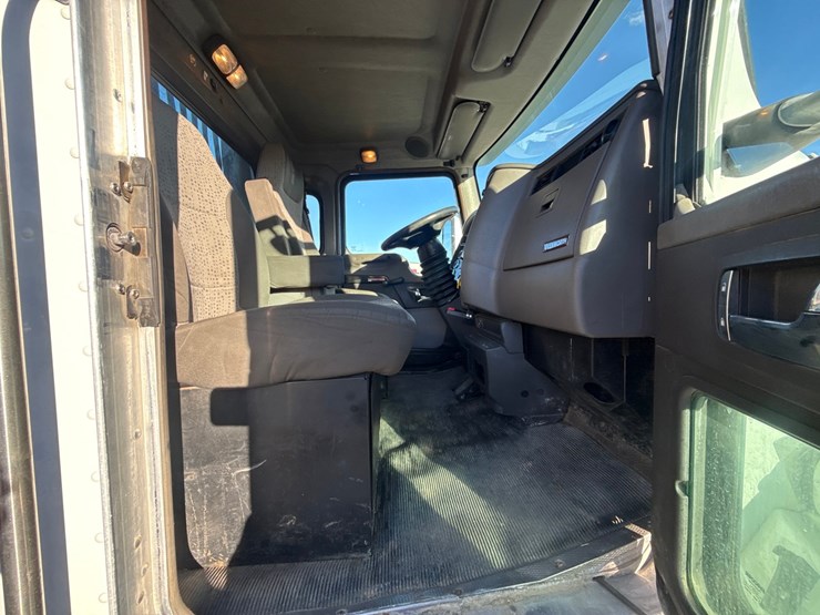2020-kenworth-t270-image-44