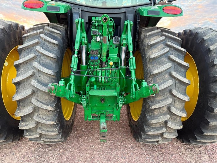john-deere-6215r-image-35