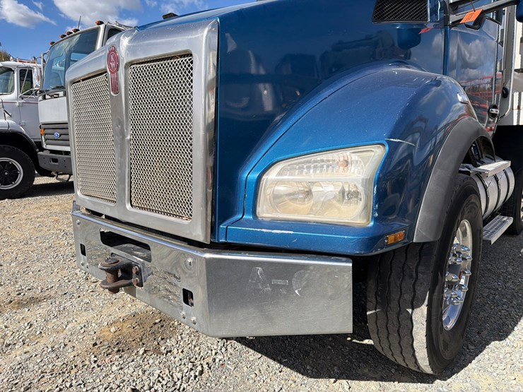 2016-kenworth-t880-image-9