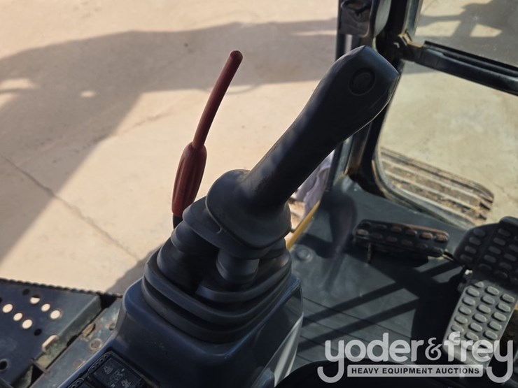 2019-deere-470g-lc-image-76