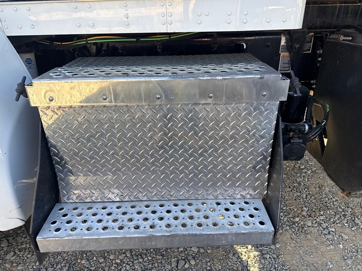 2020-kenworth-t270-image-25