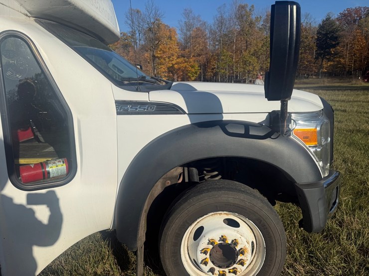 2015-ford-f550-image-27