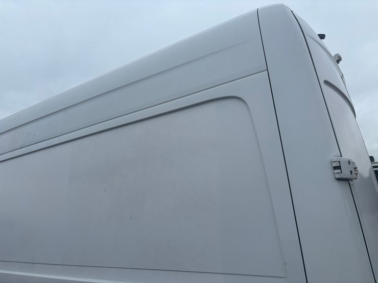 #2333-•-2014-mercedes-sprinter-van-image-31