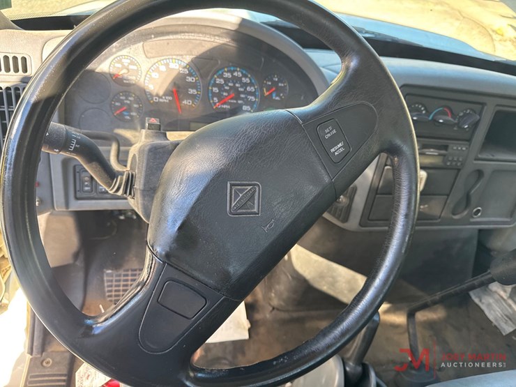 2006-international-durastar-4300-image-16