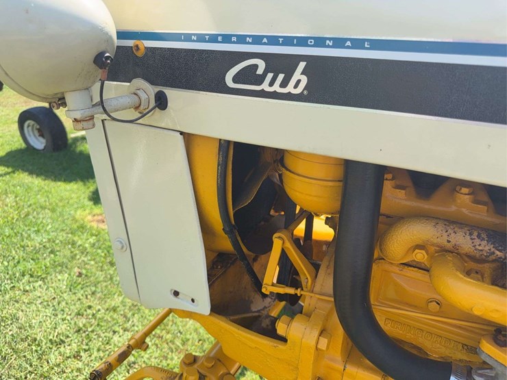 1964-international-cub-image-26