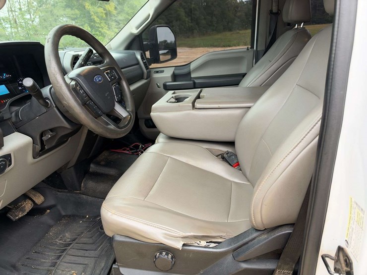 ford-f250-xl-image-10