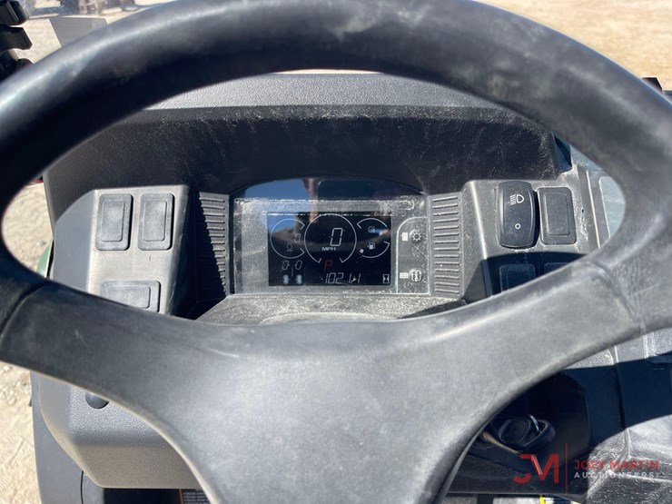 2024-john-deere-gator-image-16