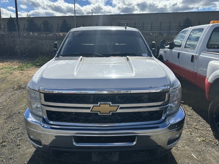 2012-chevrolet-silverado-3500-image-8