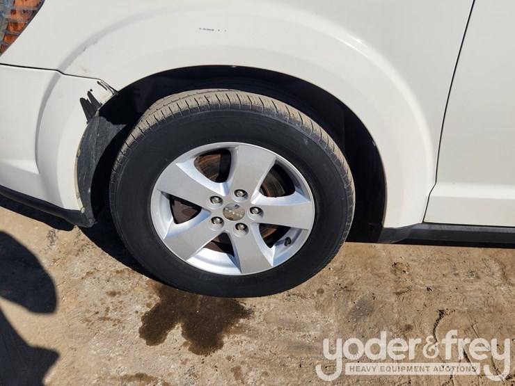 2012-dodge-journey-image-7