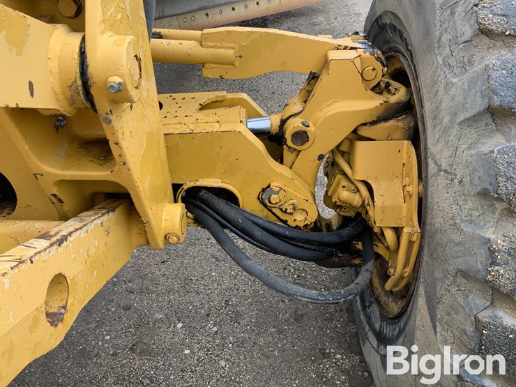 2007-deere-672d-image-11