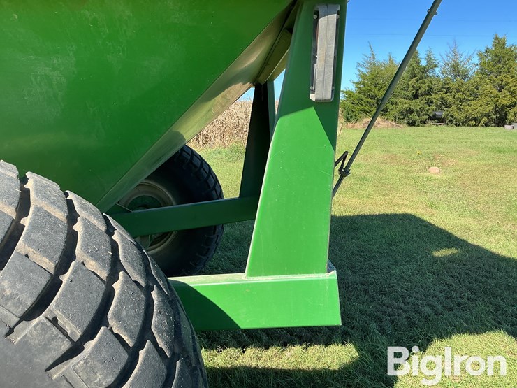 united-farm-tools-4565-grain-cart-image-9