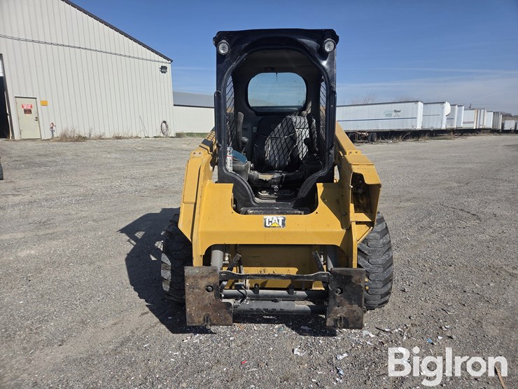 2016-caterpillar-236d-image-2