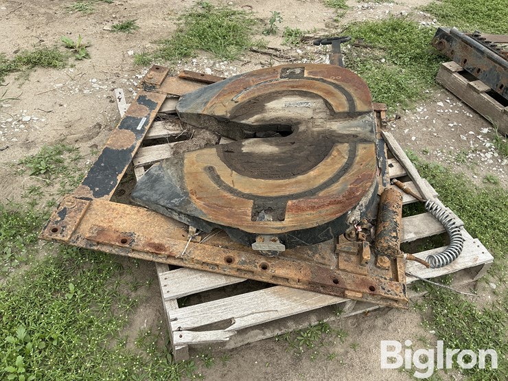 jost-5th-wheel-adjustable-plate-image-8