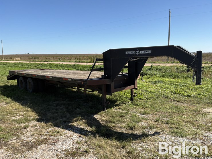 2004-diamond-t-t/a-gooseneck-flatbed-trailer-image-3
