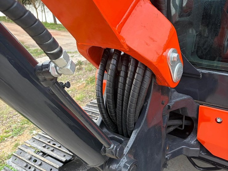 2025-kubota-u55-image-10