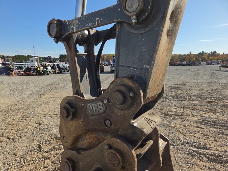 deere-225d-lc-image-14