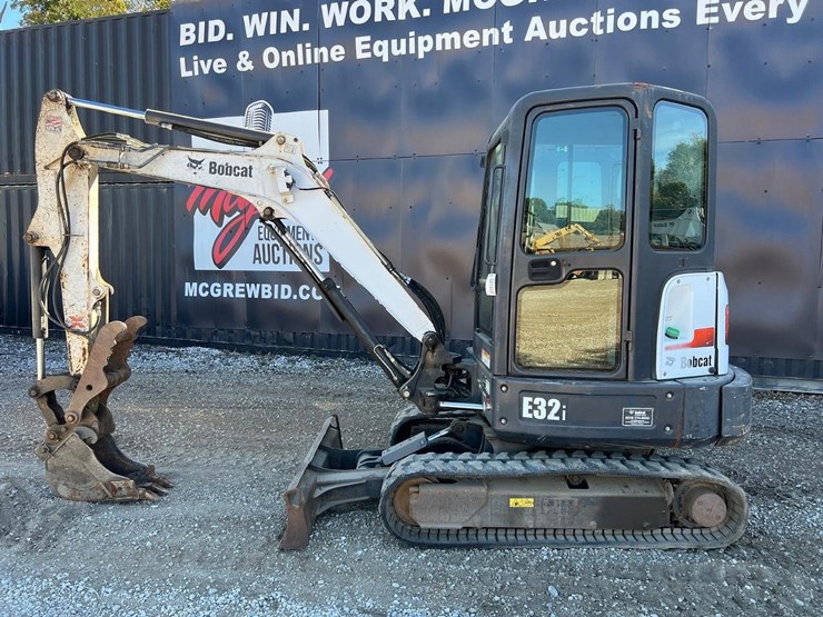 bobcat-e32-image-3