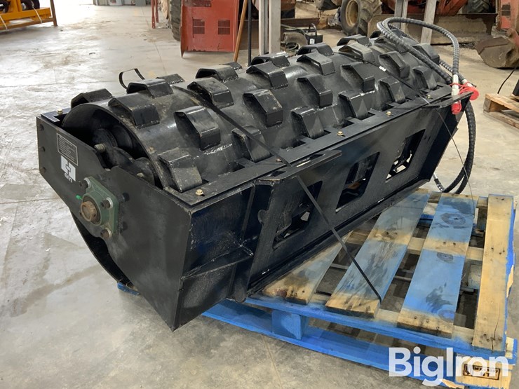 2026-massey-ferguson-730-image-7