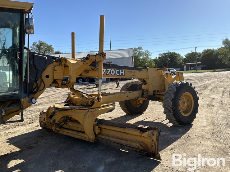2003-deere-770ch-image-19