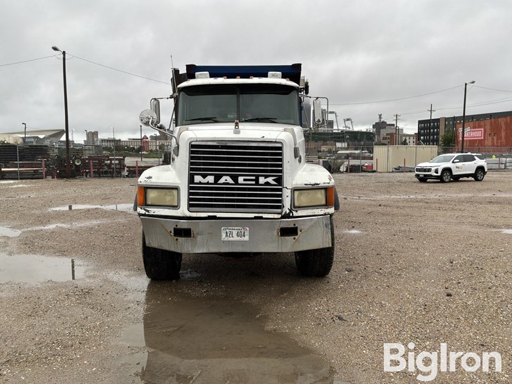 1999-mack-cl713-image-2