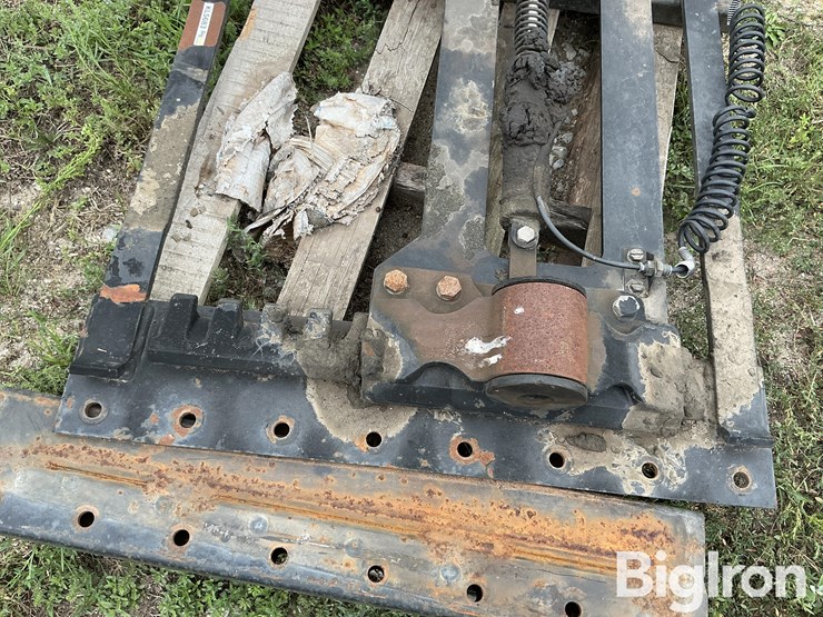 5th-wheel-sliding-bracket-image-14