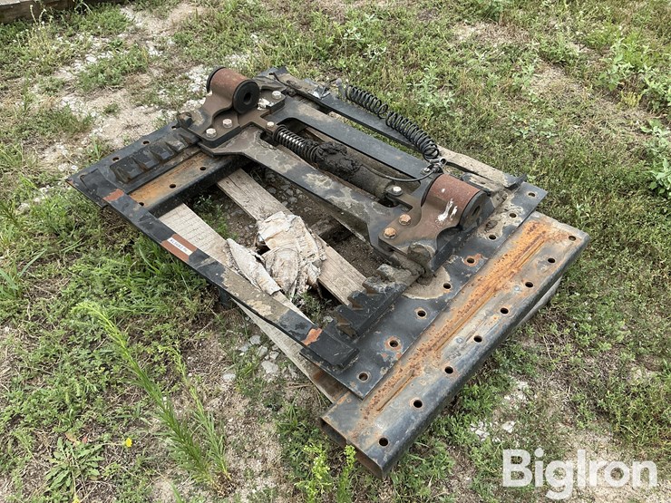 5th-wheel-sliding-bracket-image-5