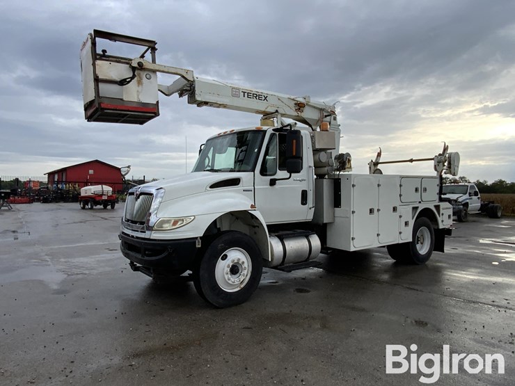 2011-international-durastar-4400-image-1