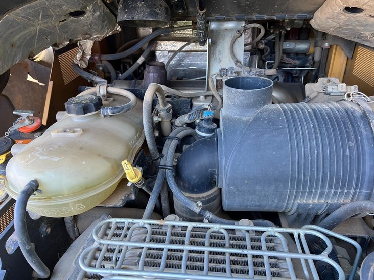 2024-deere-331g-image-6
