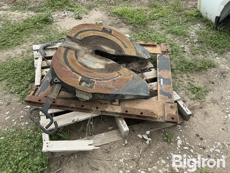jost-5th-wheel-adjustable-plate-image-4