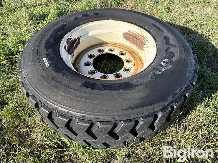 goodyear-385/65r22.5-mounted-tire-and-rim-image-6