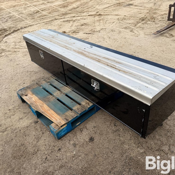Harbor 8' Aluminum Toolbox