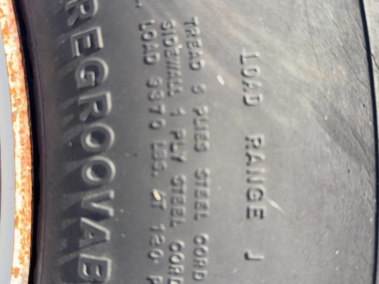 goodyear-385/65r22.5-mounted-tire-and-rim-image-13