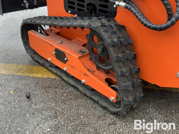 2026-massey-ferguson-730-image-17