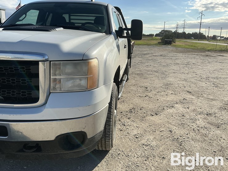 2011-gmc-2500hd-image-9