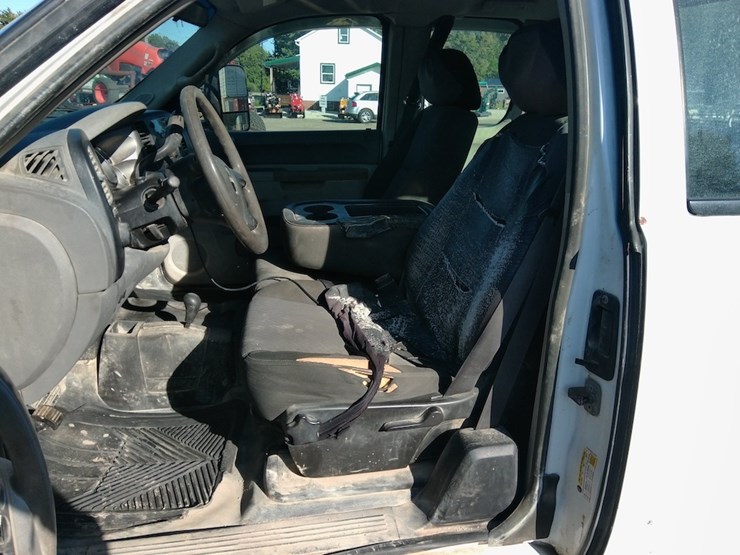 2010-gmc-2500hd-image-10